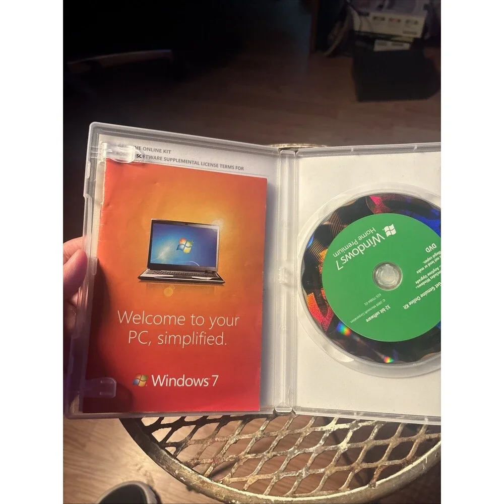 Microsoft Windows 7 Home Premium Upgrade  2 Discs 32 And 64 Bit Good Condition